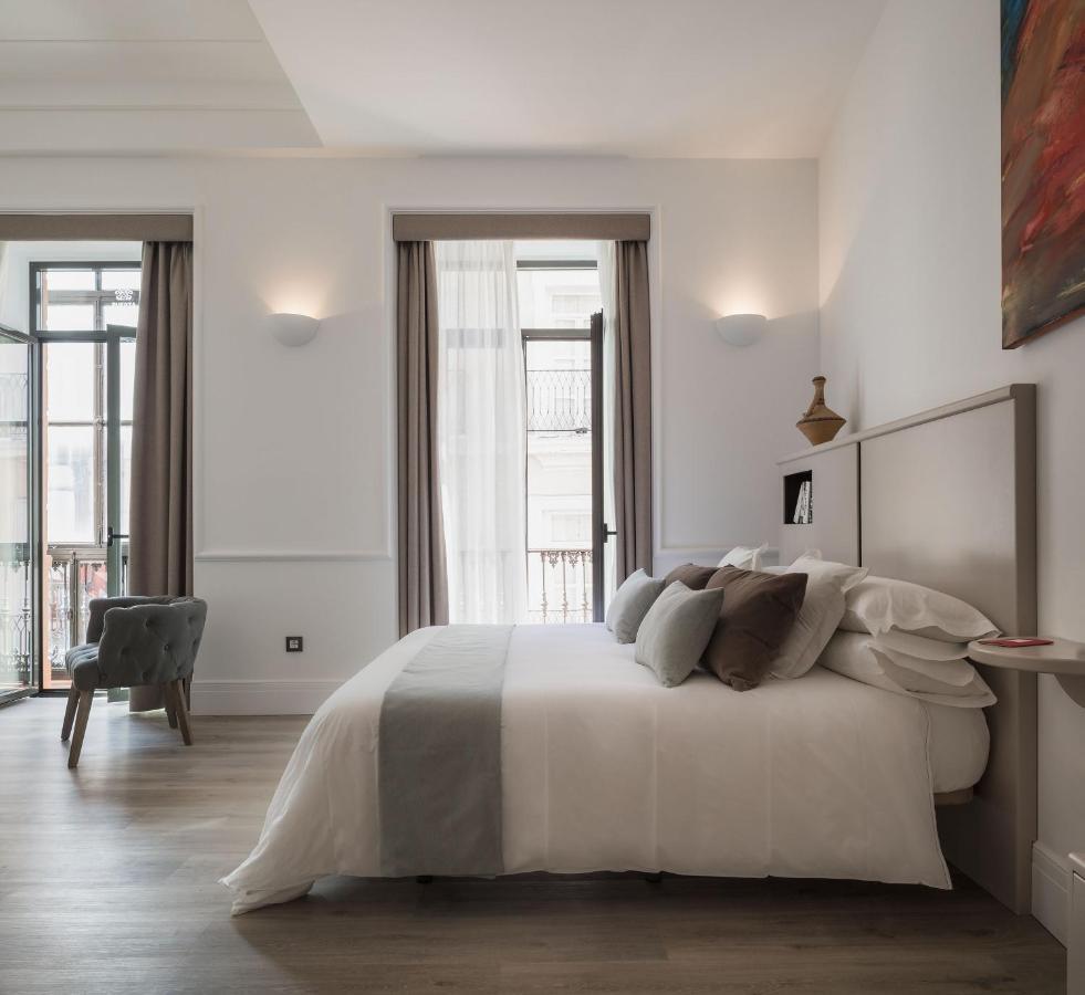 Puerta Catedral Holiday Suites Seville Exterior photo