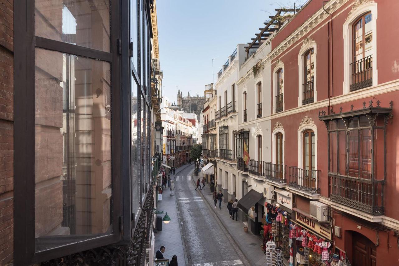 Puerta Catedral Holiday Suites Seville Exterior photo