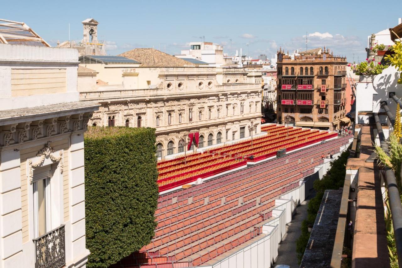 Puerta Catedral Holiday Suites Seville Exterior photo