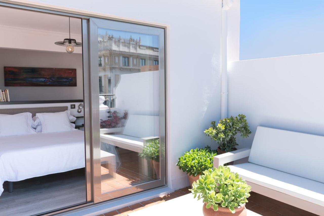 Puerta Catedral Holiday Suites Seville Exterior photo